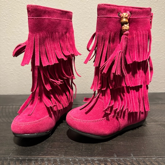 Sitos fuchsia fringe moccasin style zip boot, with bead accent. Baby sz 4 - Picture 9 of 9